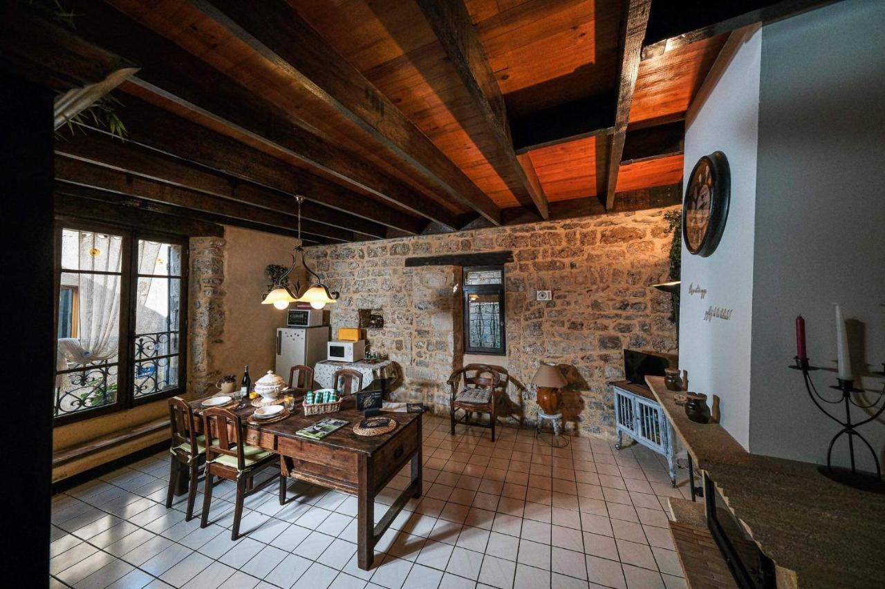 La Maison Huguetoune Nant Exterior photo